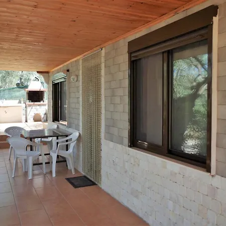 Ilios House *